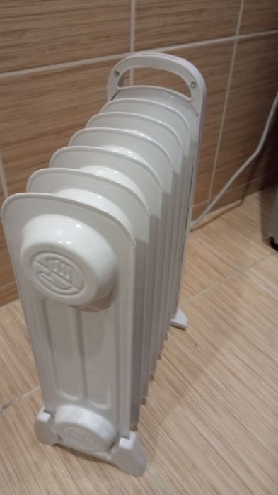 Продам новий масляний радіатор опалення.