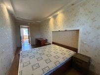 Трешка с автономкой в Соляных,ост.Школьная.