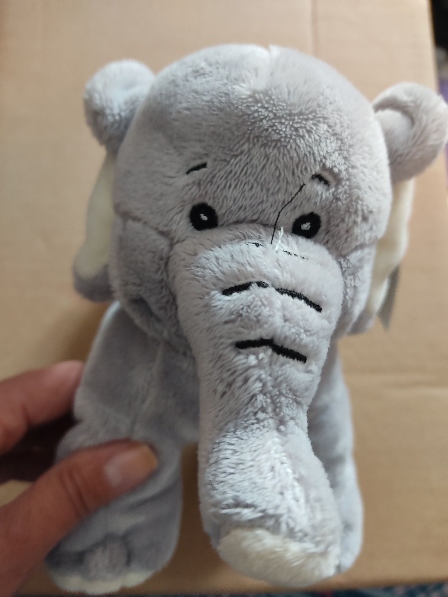 Elefante de peluche