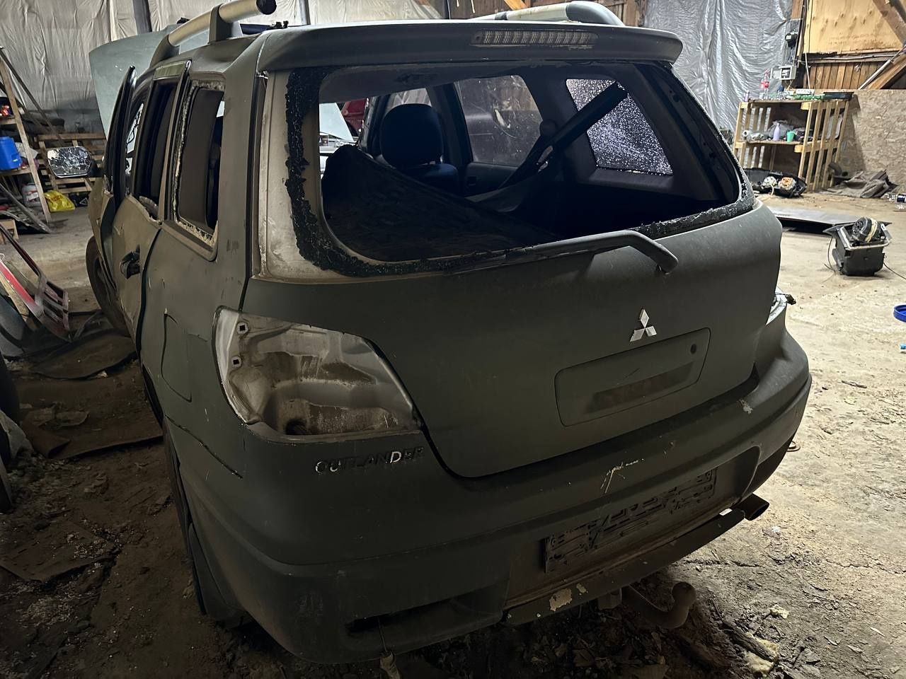 Разборка Mitsubishi outlander 1 Двигатель 2.0 Бенз. МКПП.  шрот