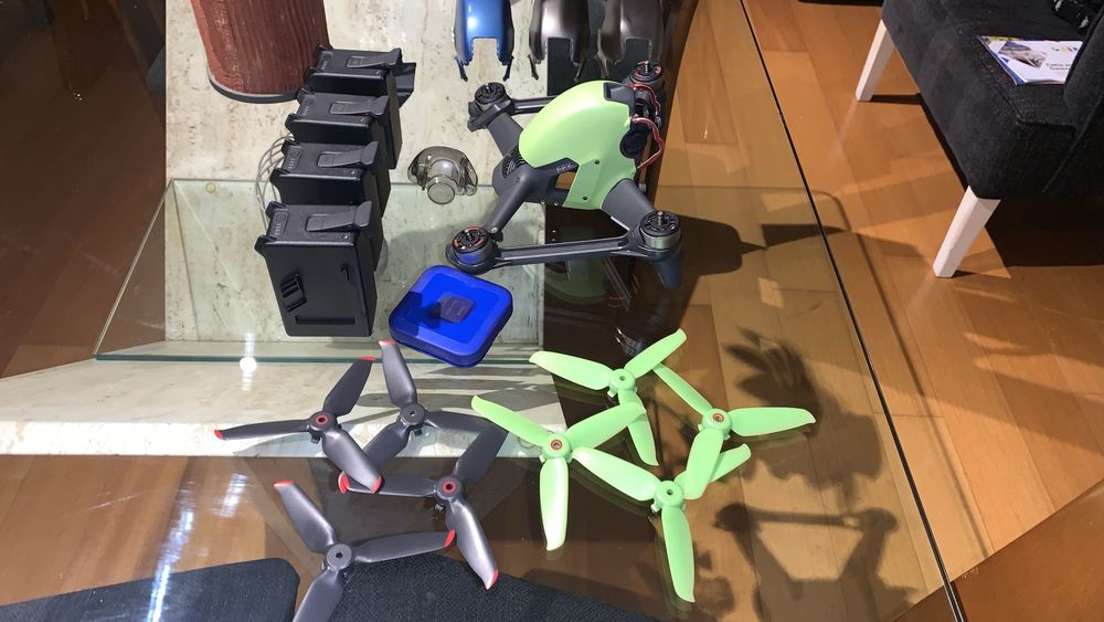 DJI FPV 2 baterias mais extras