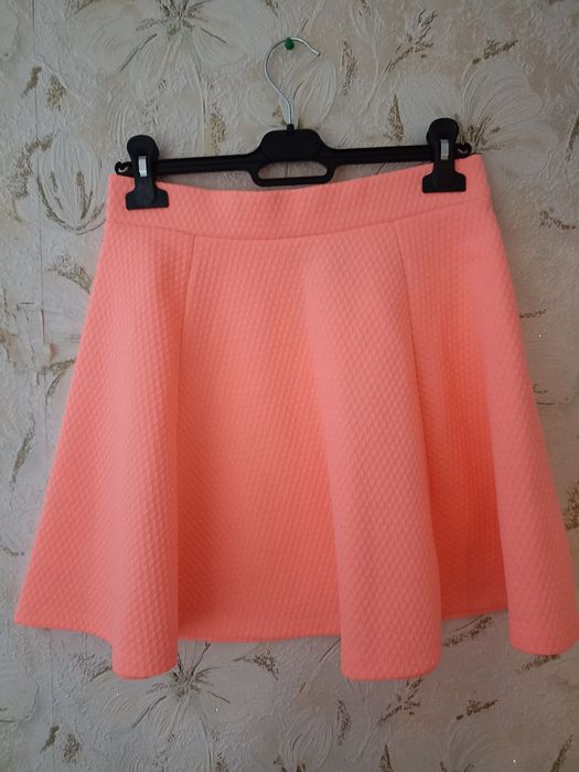Спідниці жіночі розмір С