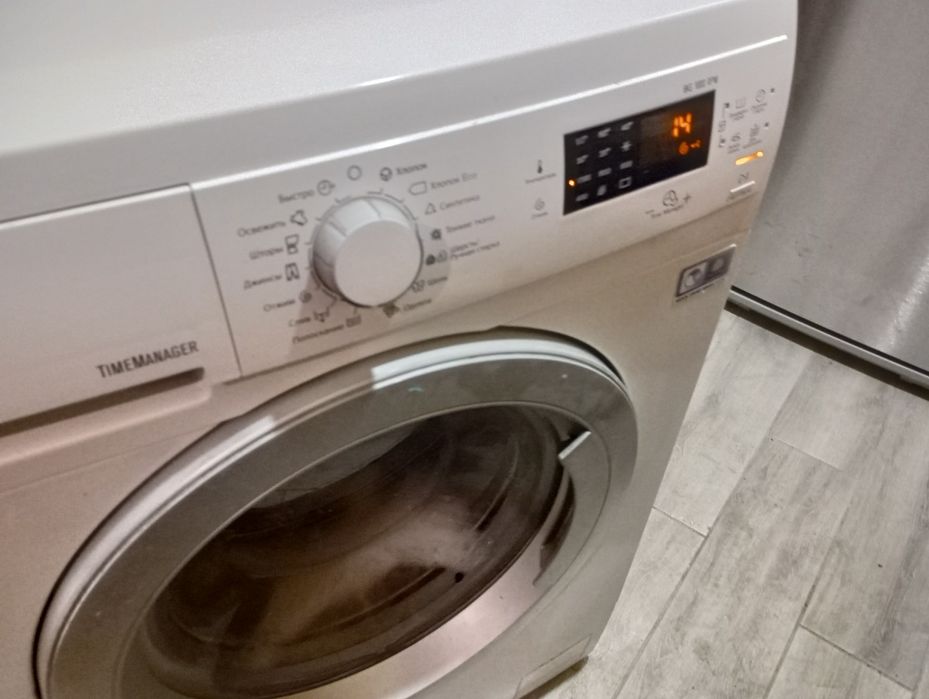 Пральна машина в гарному стані