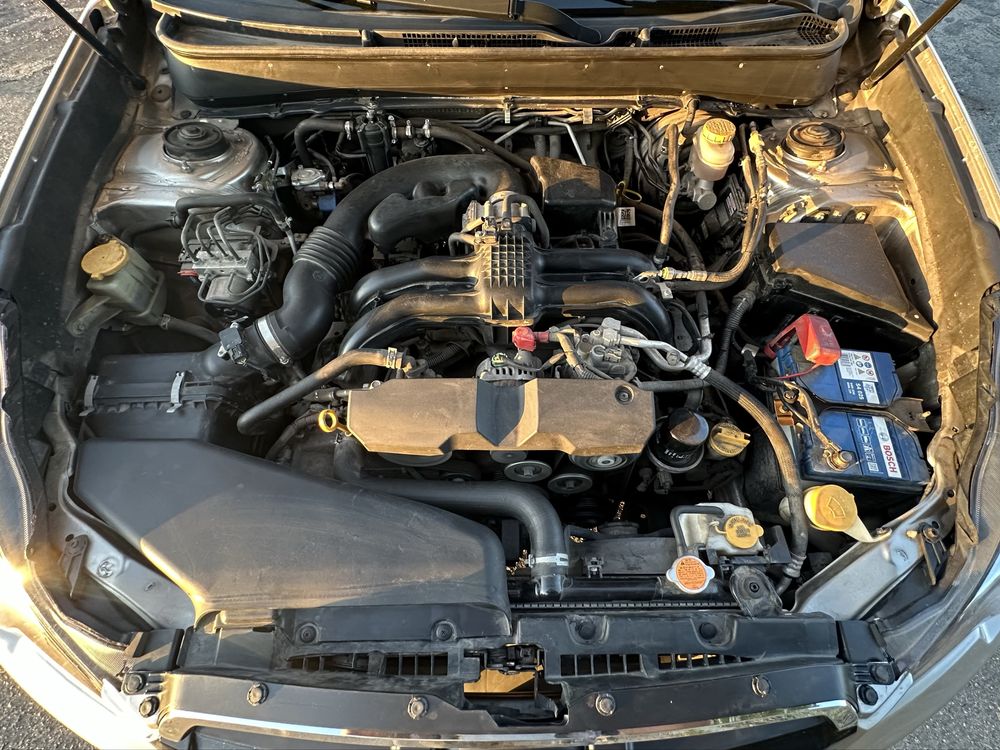 Продам Subaru Legacy 2013 2014 2.5 газ/бензин шикарное состояние