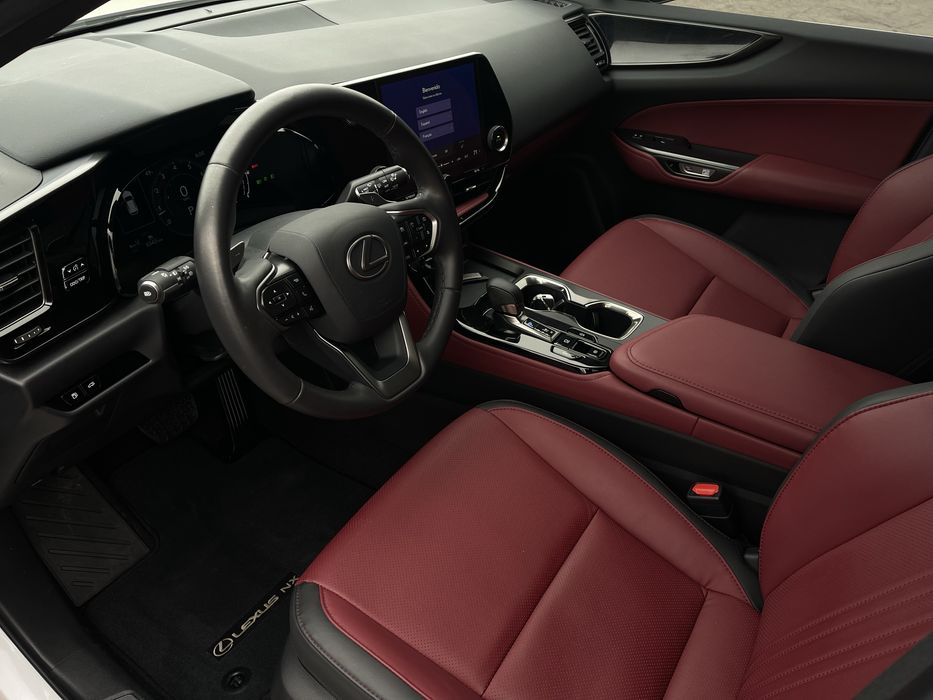 LEXUS NX250 2024 14 тыс км