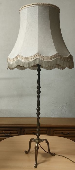 Lampa mosiężna stojąca - Transport