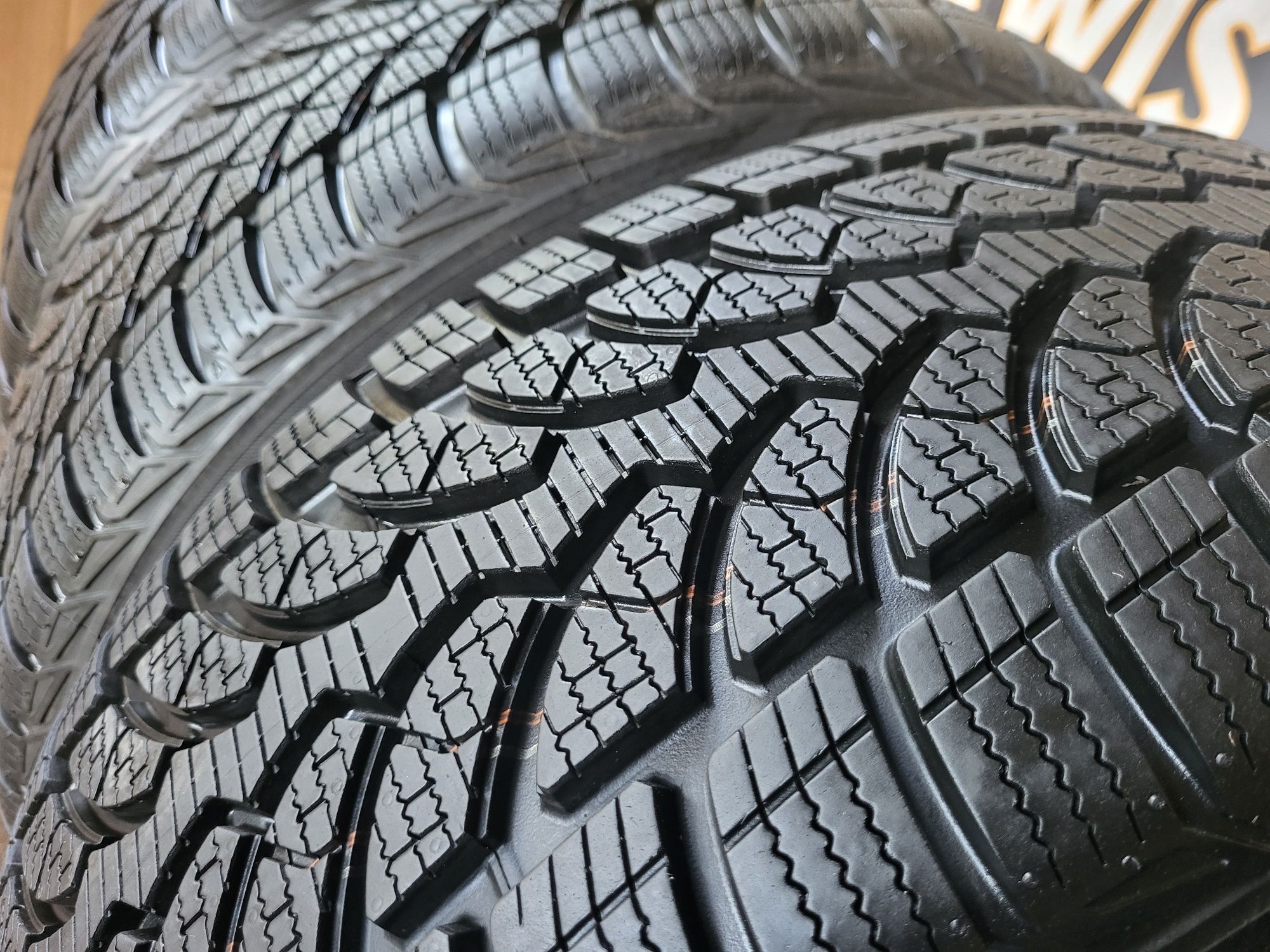 Opony zimowe 225/50/17 Bridgestone 7,5/8,2mm RunFlat