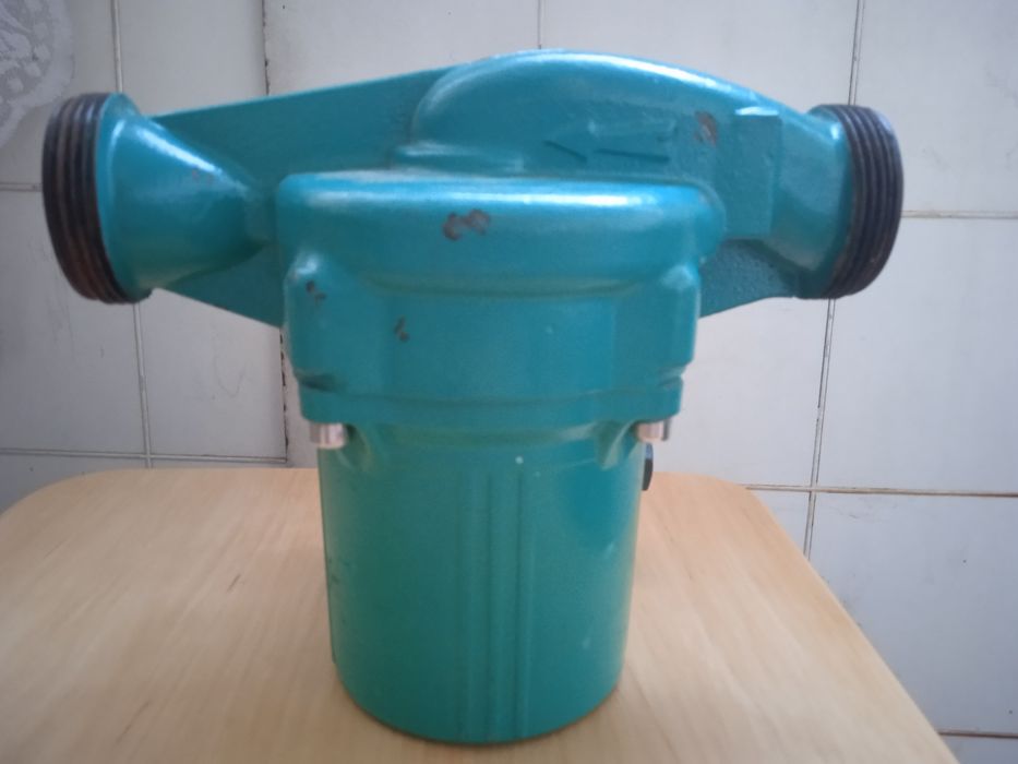 Продам водяний насос спрут в доброму стані.