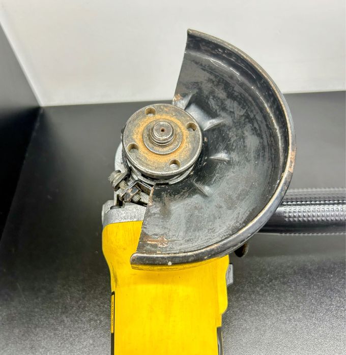 Болгарка DeWalt  DWE 4115 ( кутова шліфмашинка)