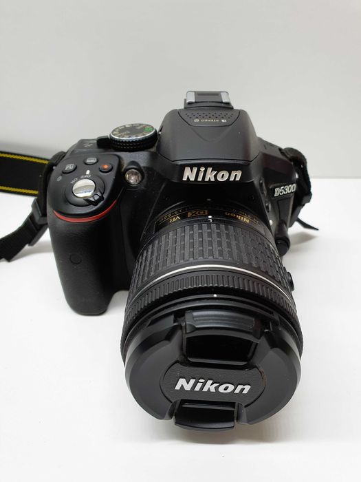 Lustrzanka Nikon D5300 korpus + obiektyw + torba Przebieg 1970