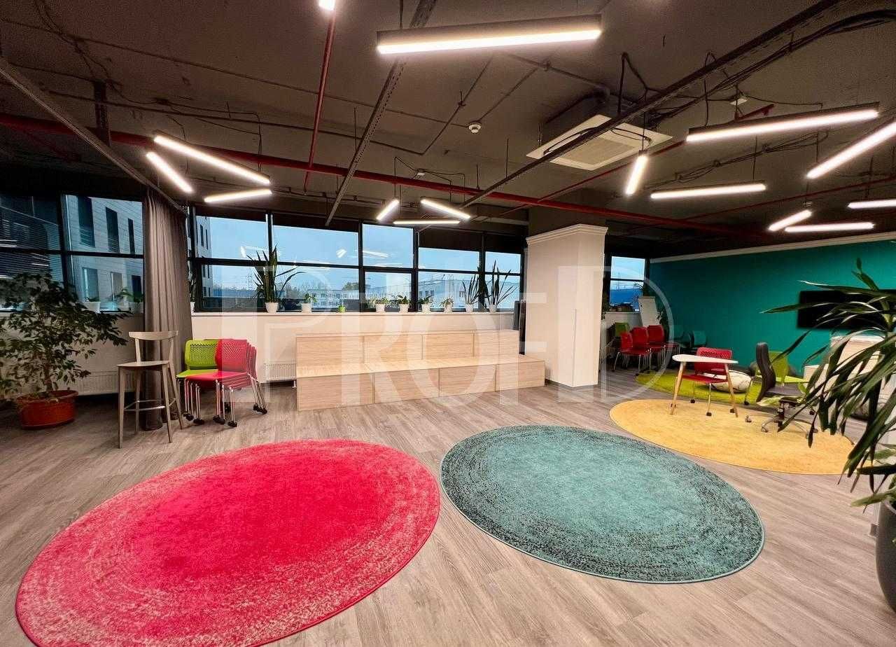 Преміальний LOFT офіс з меблями (1500 м2)