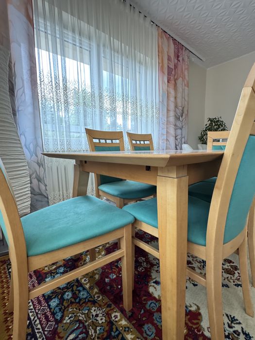 Stół do salonu w idealnym stanie