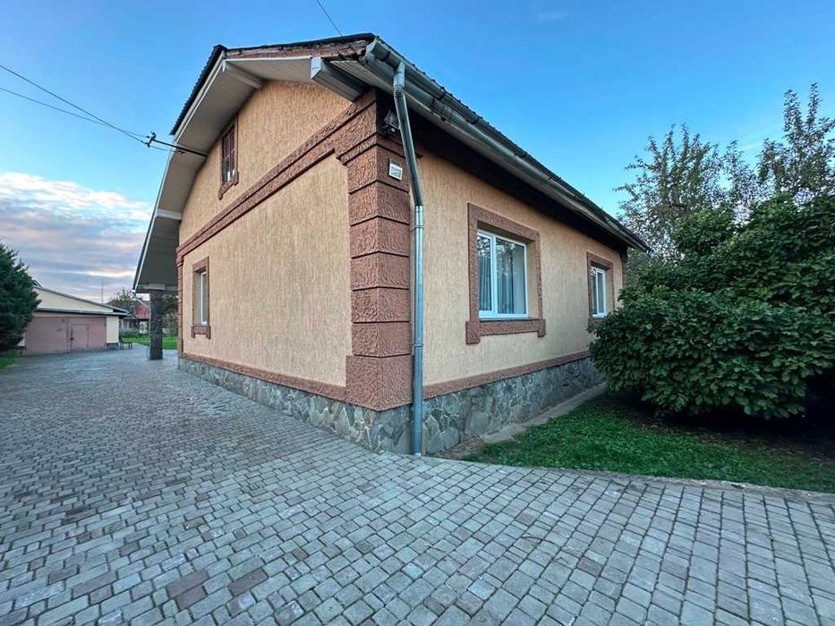 Продається будинок у Центрі міста