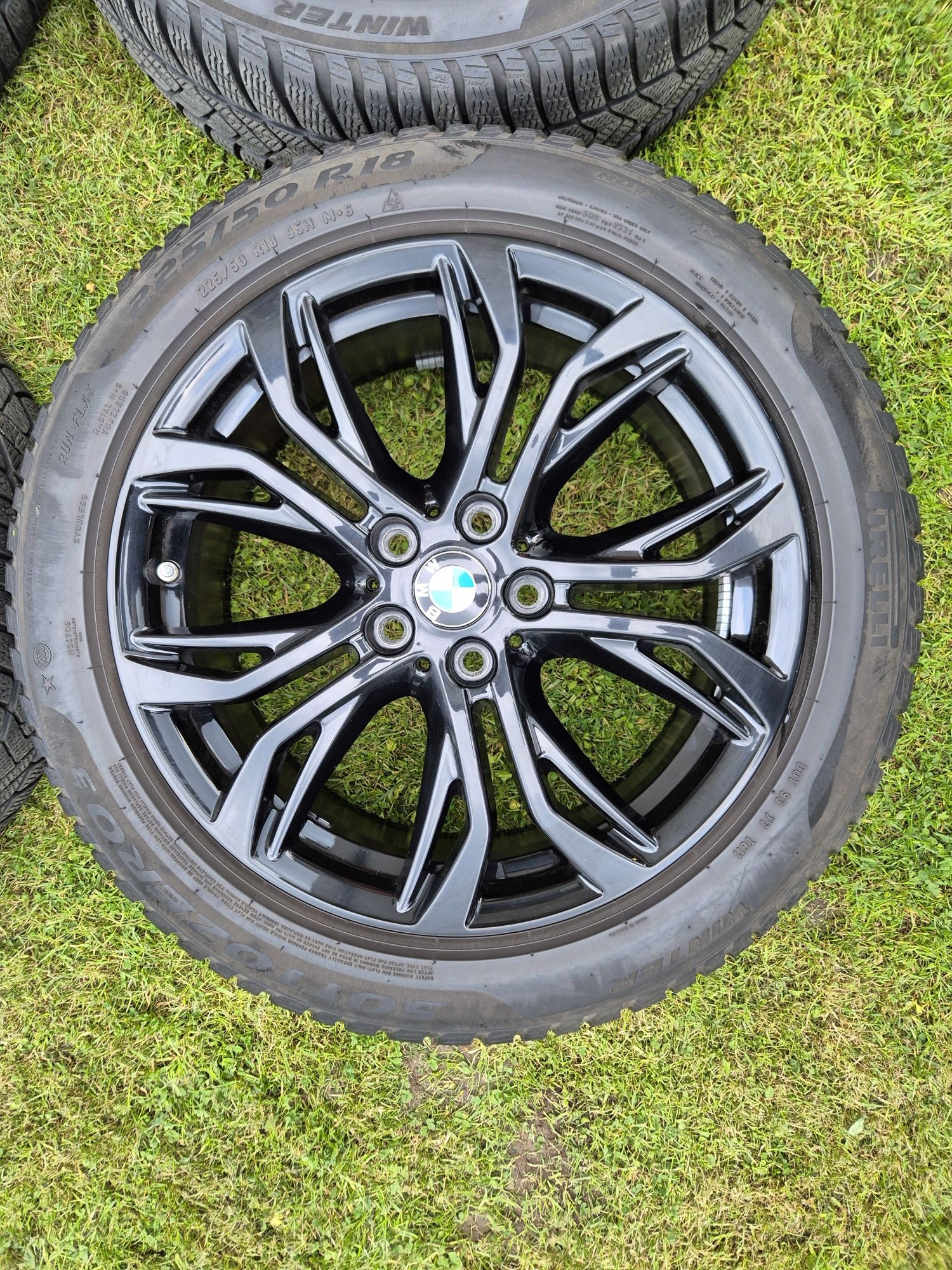 Koła zimowe BMW X1 X2 F48 F39 556 Jet Black
