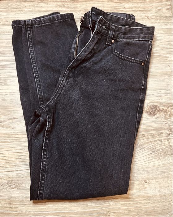 Стильні чорні джинси Sinsay MOM fit, розмір 32 EU (XS)