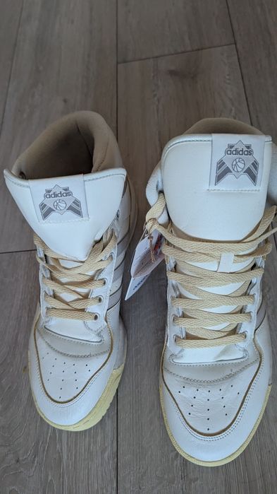 Adidas rivalry Hi