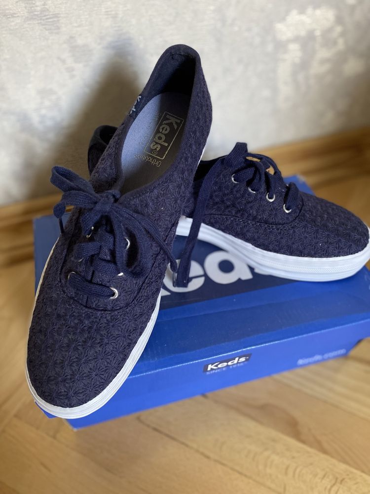 Стильні кеди KEDS