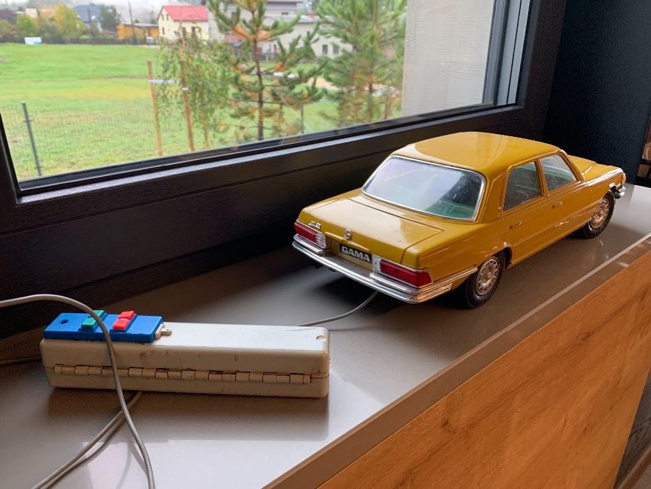 Zabawka prl Mercedes W116 450se  auto na kabel PRL gama