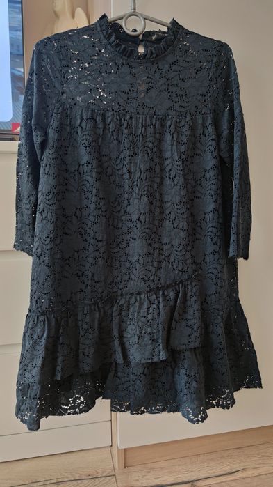 Granatowa, z koronki sukienka ZARA r. 34