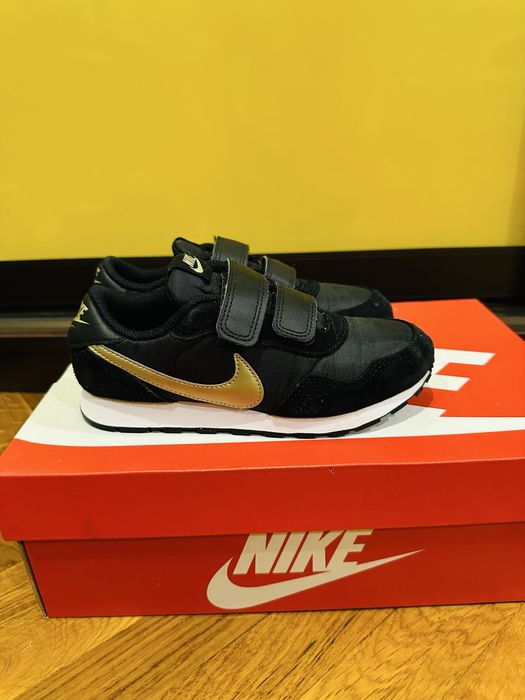 Кроссовки Nike MD Valiant размер 32