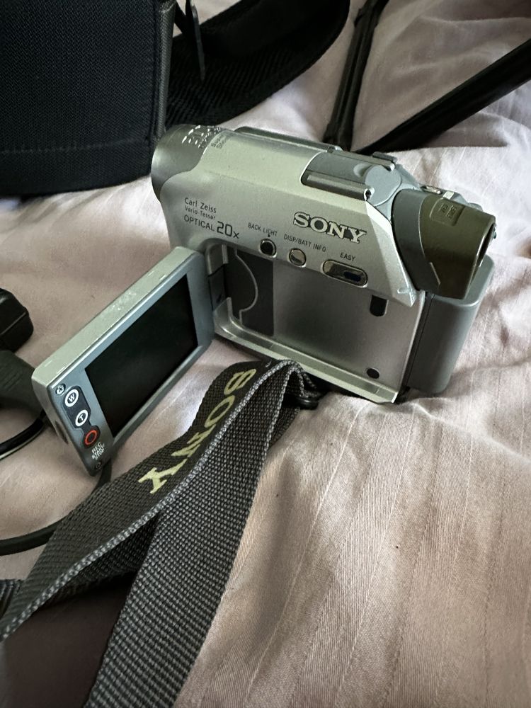 Відеокамера sony handycam DCR HC32E Pal