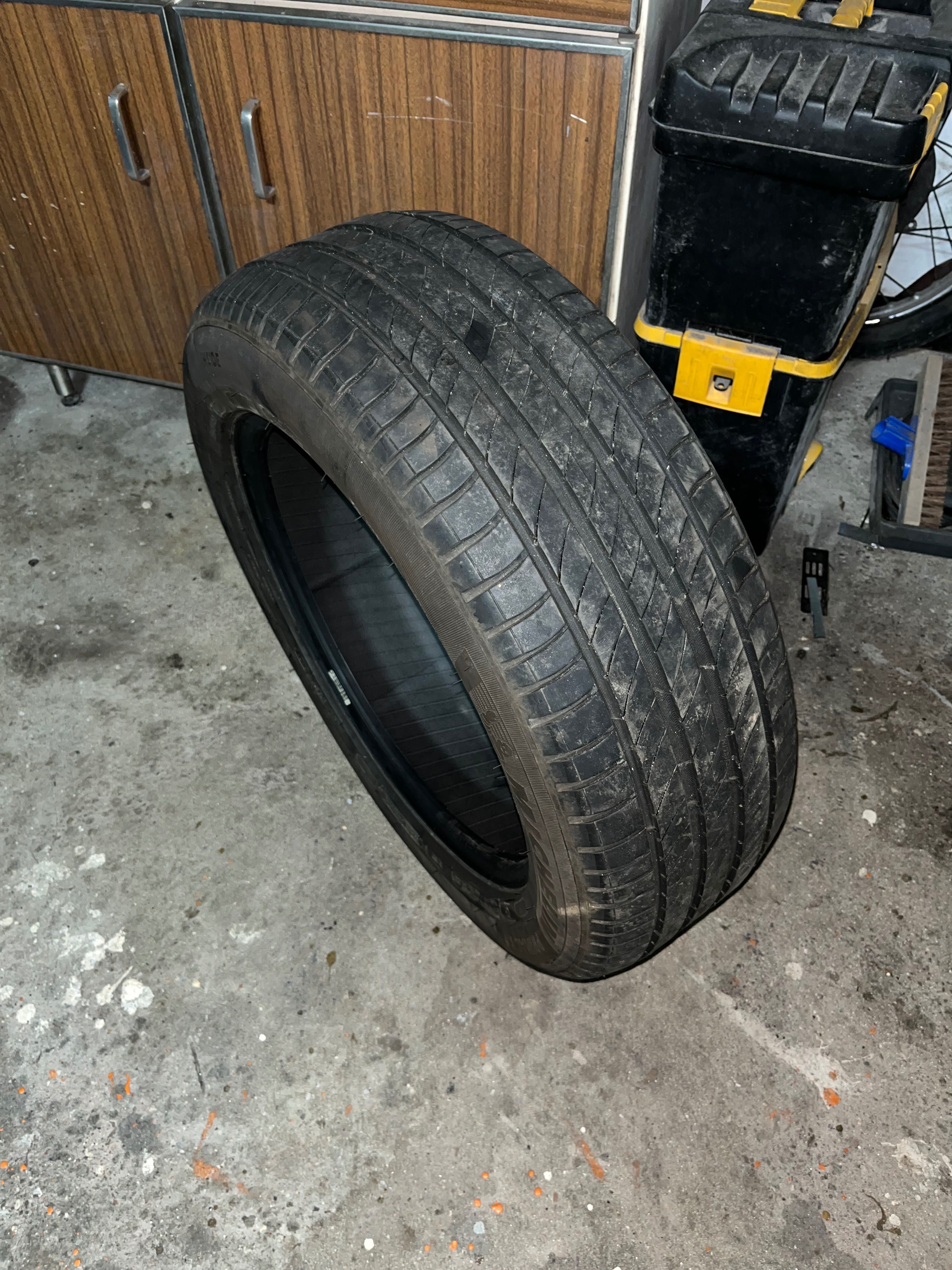 Pneu Michelin Primacy 4 215/55 R17