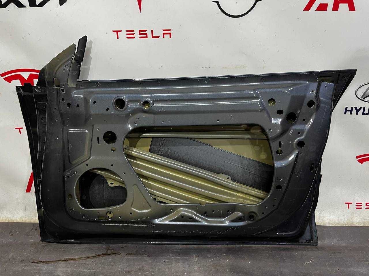 Двері передні праві Tesla Model 3 2018 - 2023 1081420-E0-C