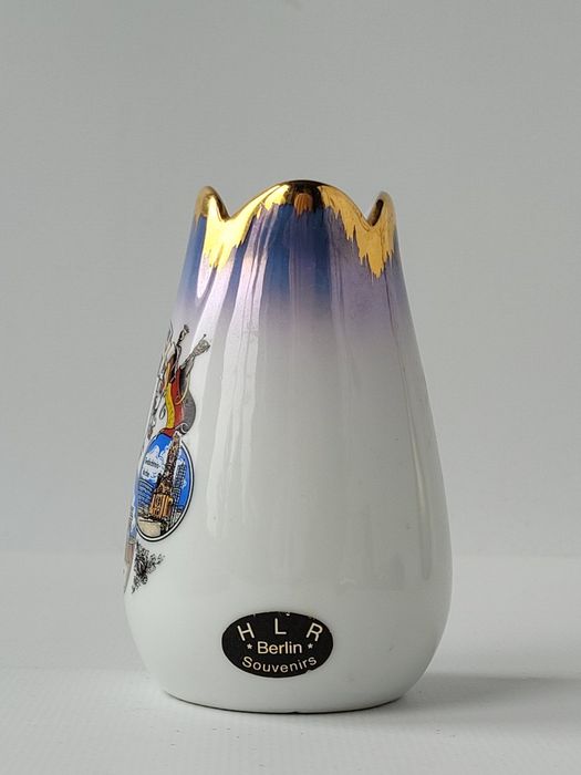 Порцелянова вазочка з Берліна
