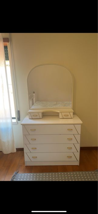 Conjunto de Quarto Completo em Branco e Dourado