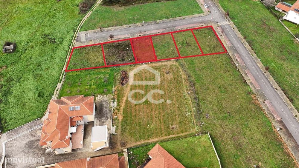 Lote de terreno destinado à construção de moradia, situado em uma loca