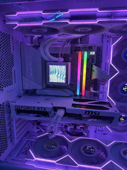 komputer gamingowy / MSI RTX 5080 / RYZEN 7 9800 X3D