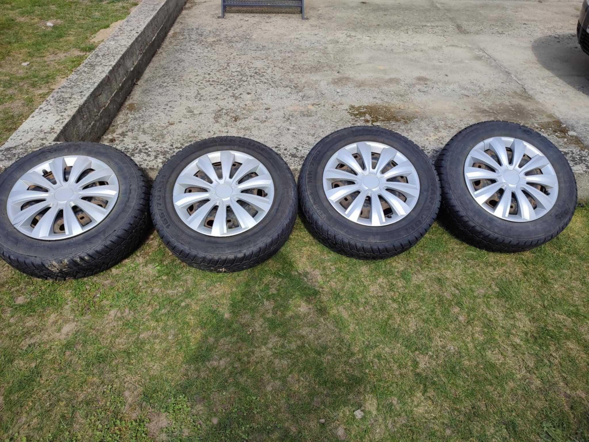 Opony zimowe 165/70 R14 + felgi stalowe + kołpaki