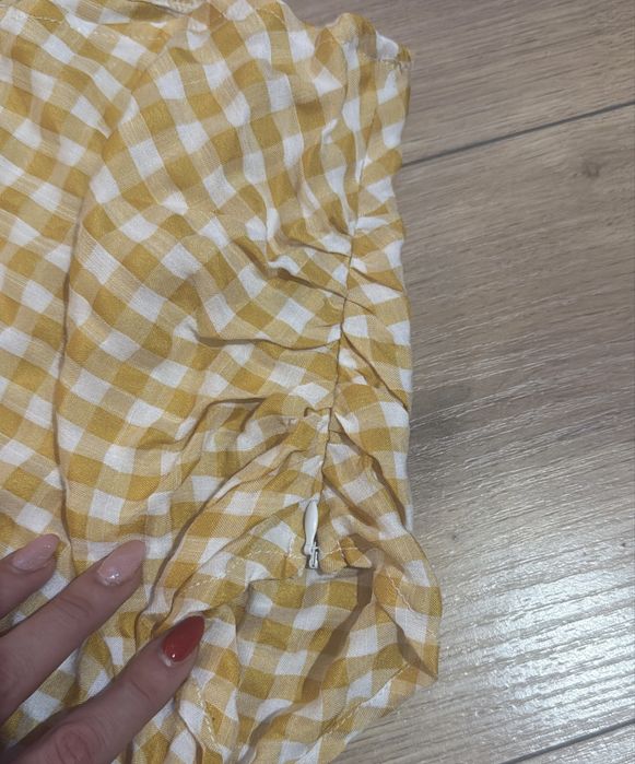 Urban Threads Żółta kratka, krótki top na jedno ramię rozmiar s