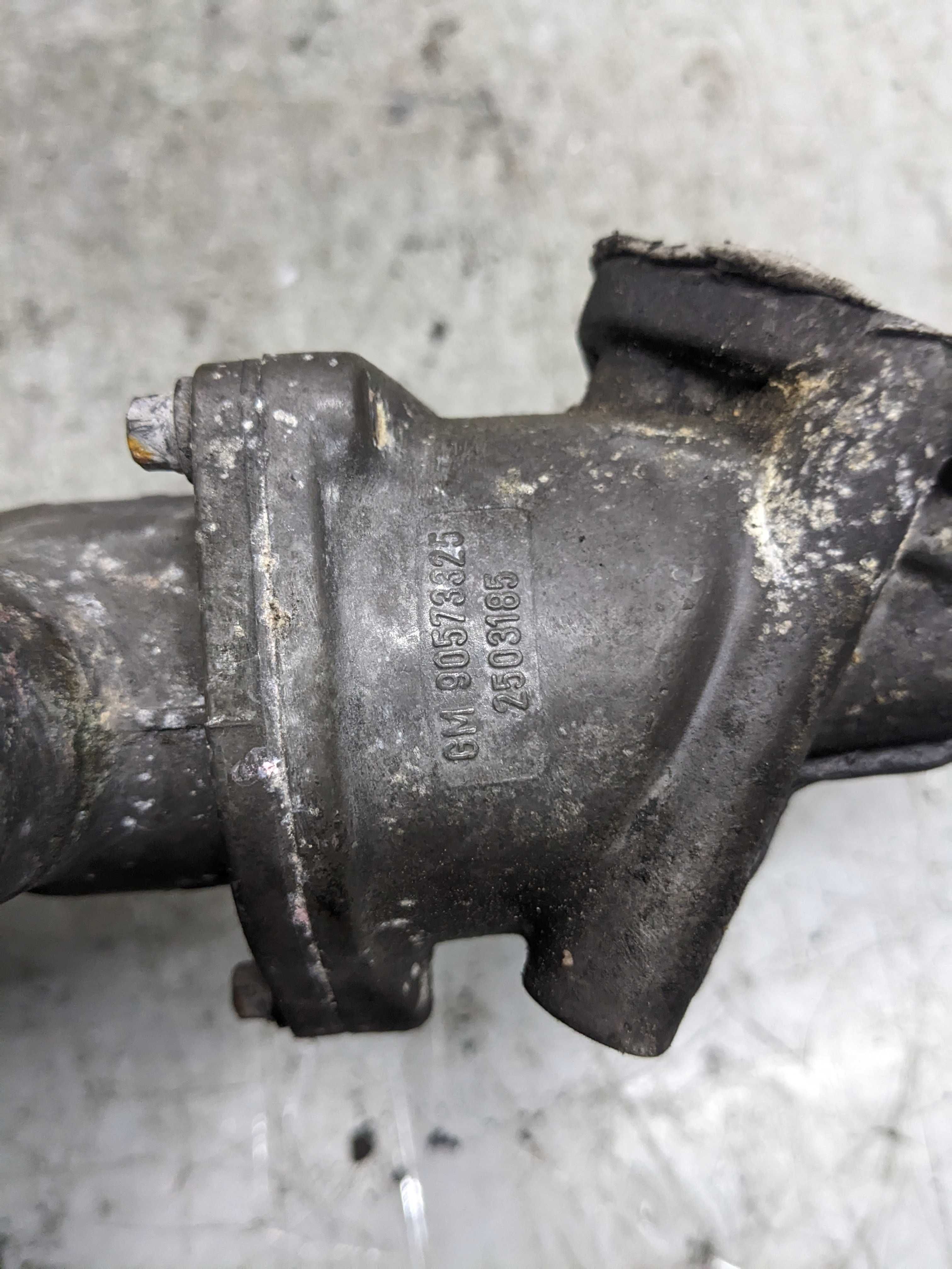 Opel Astra II G Vectra B Vectra C Obudowa Termostatu