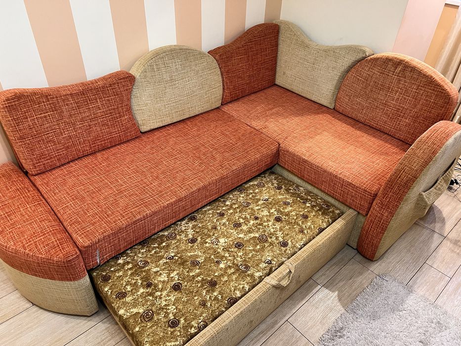 Розкладний кутовий диван