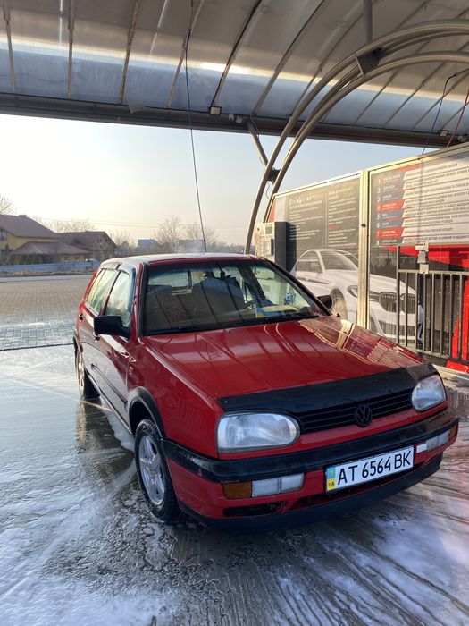 Робоча конячка Golf III терміново