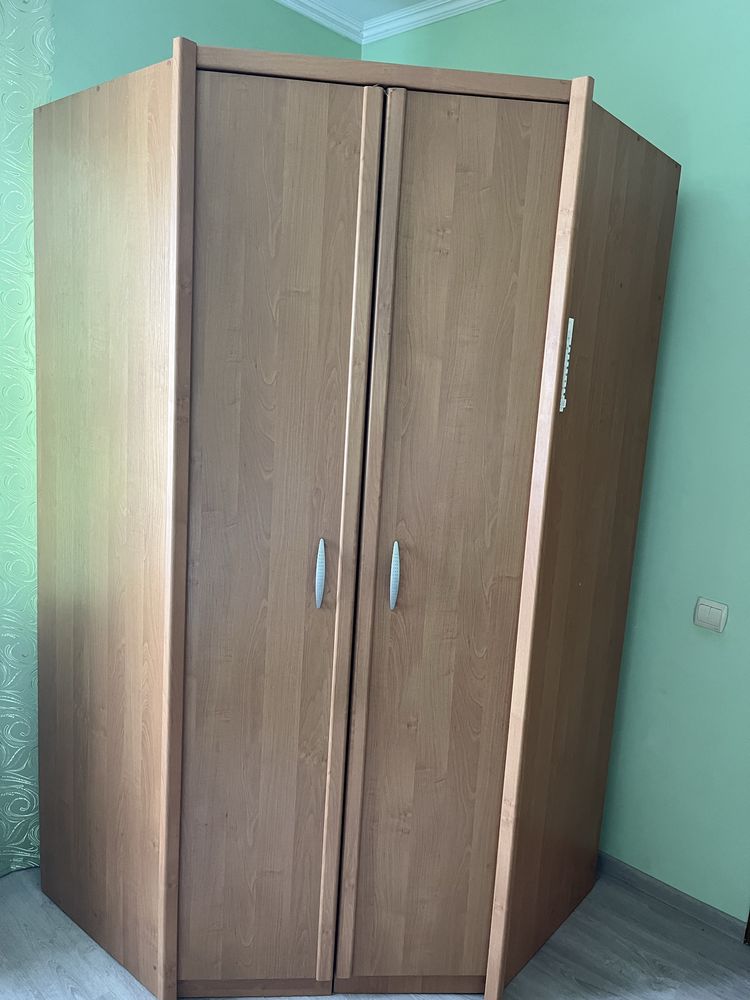 Шафа кутова у ідеальному стані. 208