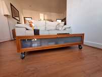 Mesa de apoio de sala madeira maciça