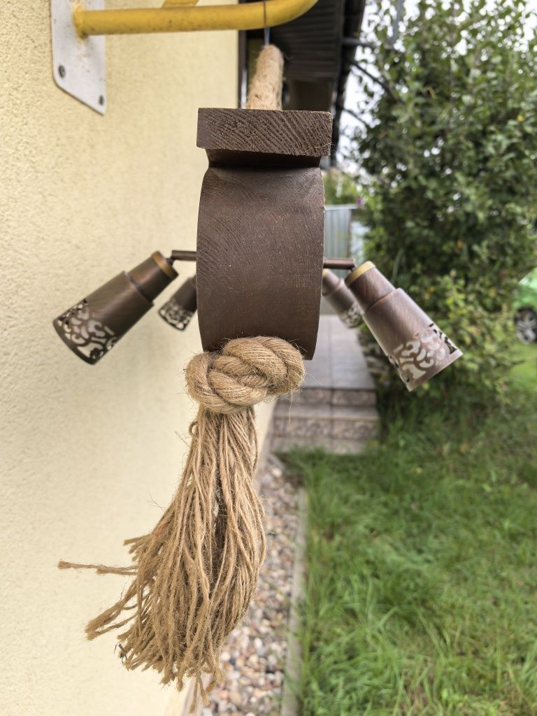 Drewniana pokojowa lampa wisząca stylowa