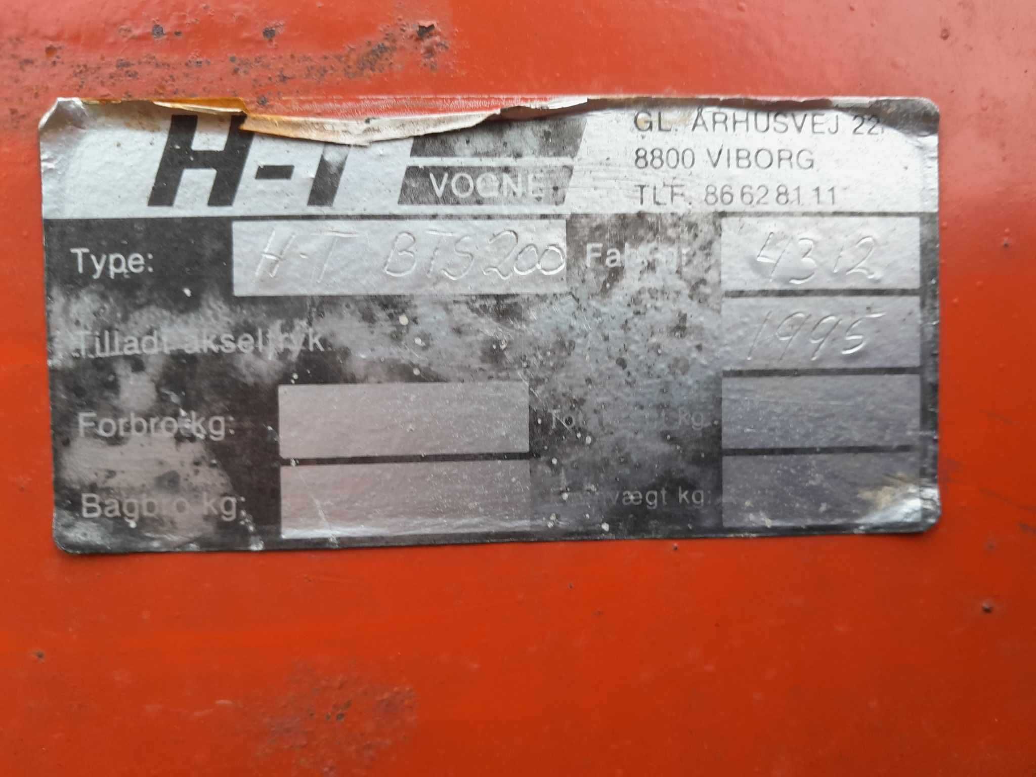 Lycha do ciagnika na podnosnik.-Dostepne kilka roznych modeli