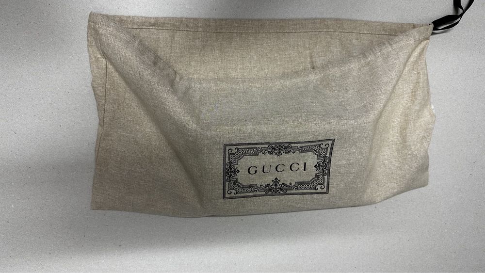 Gucci black belt bag como nova com dust bag e recibo de compra!