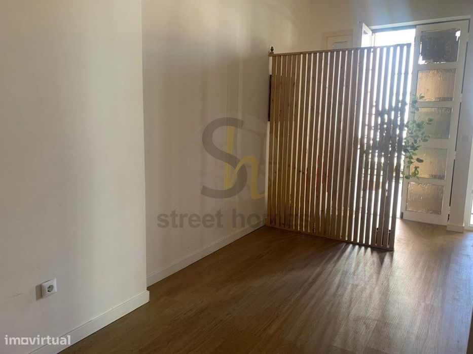 T0 acolhedor com 51 m² - loja transformada em habitação, com ótima ...