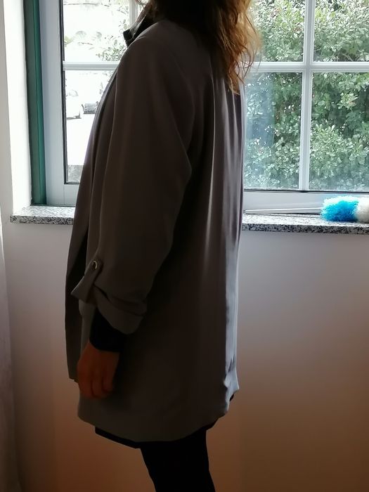 Blazer usado marca ZARA.