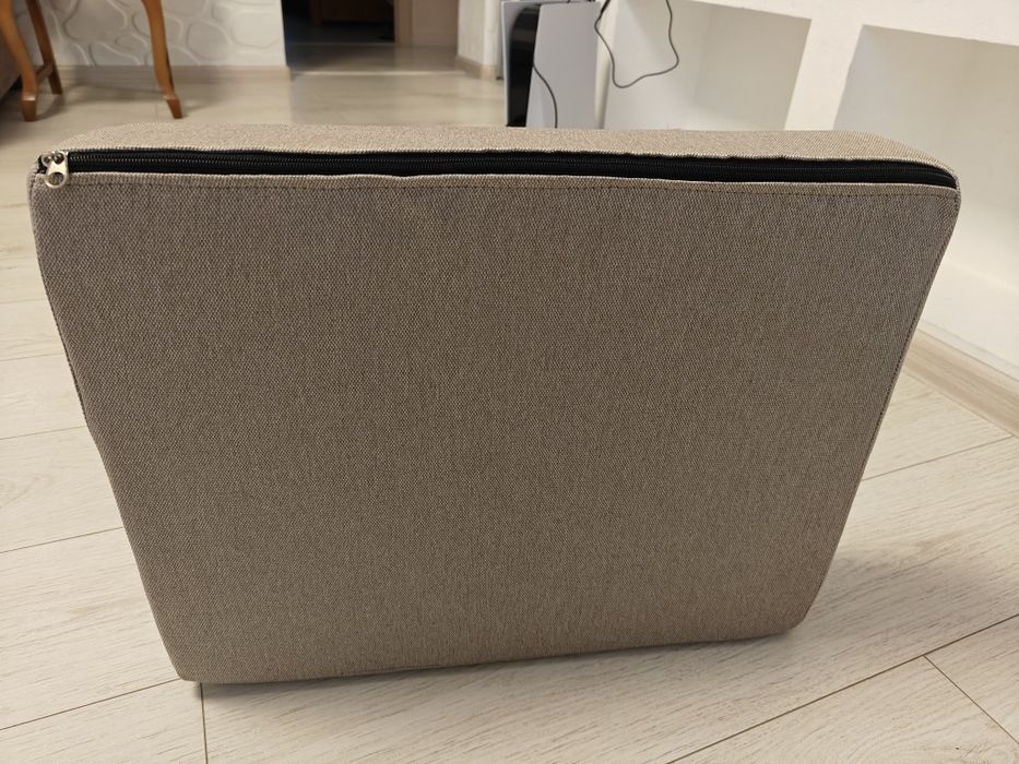 Подушки садові, на піддони, диван.