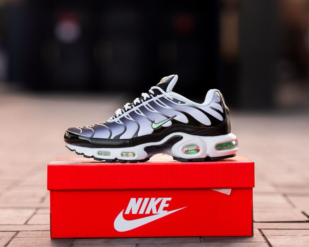 Nike Air Max TN Plus "Black/White/Mint"