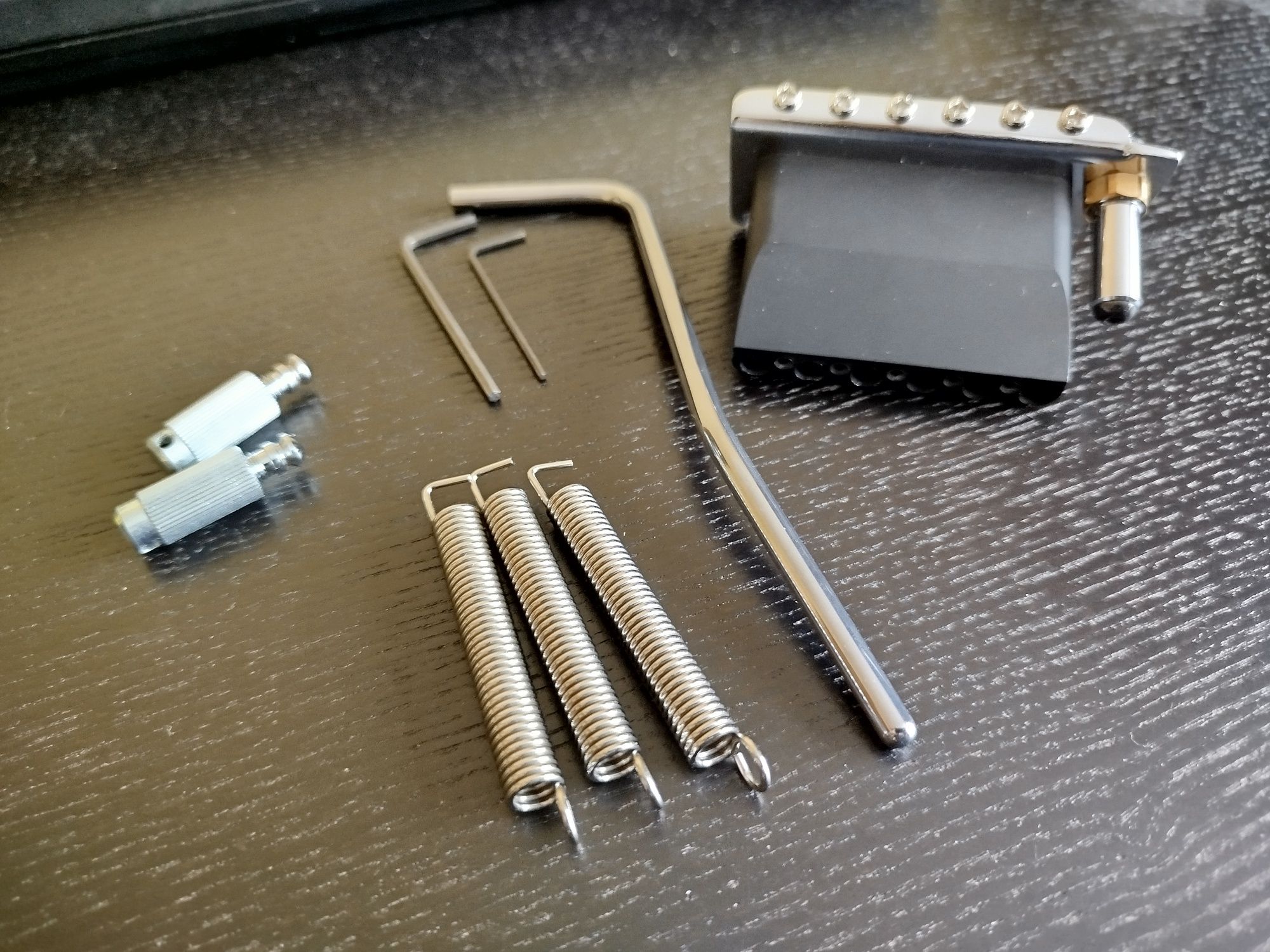 Mostek tremolo Gotoh NS510T-FE1-C