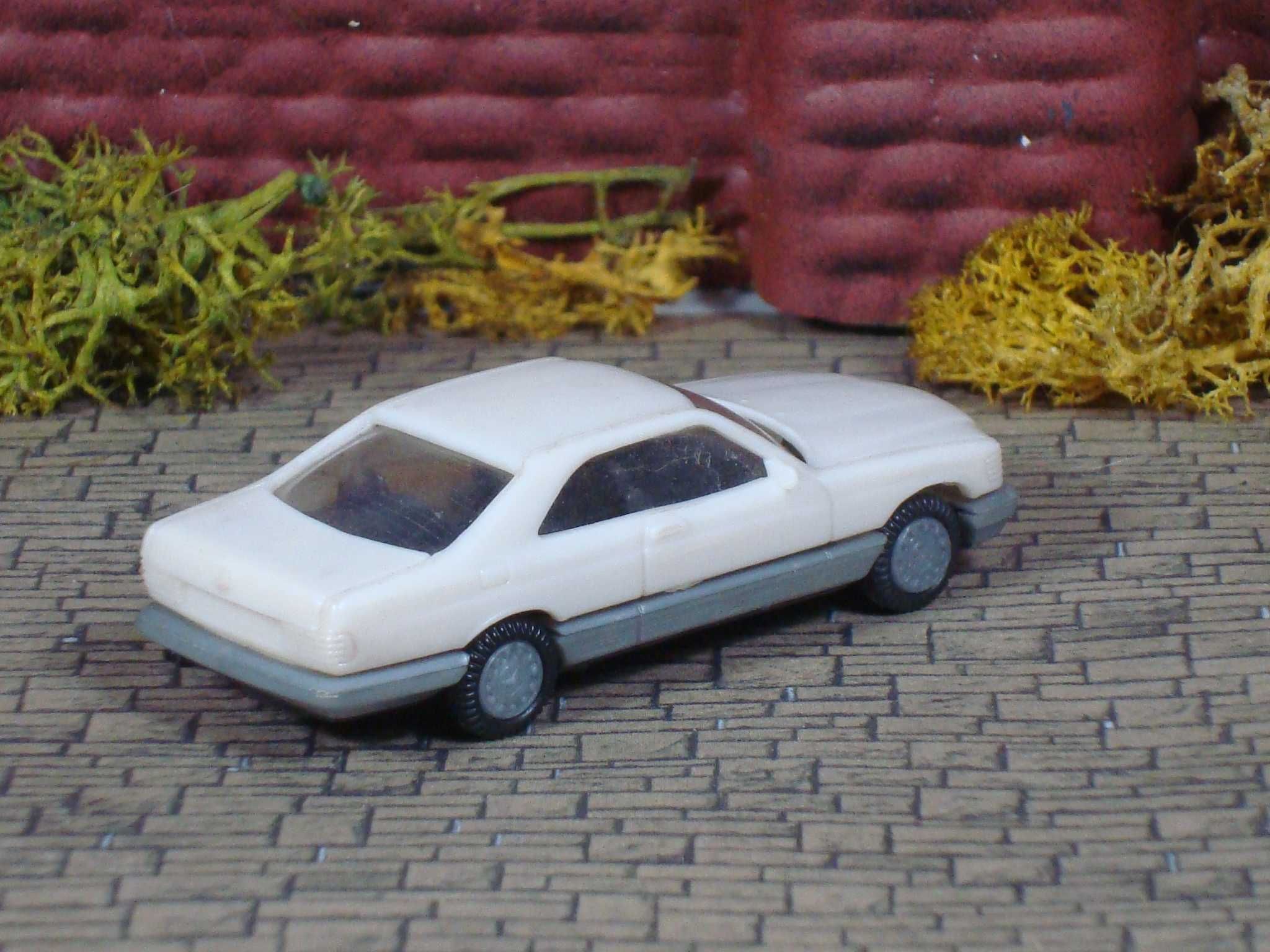 Miber - Mercedes Benz 500 Sec / Escala 1:87 / Usado