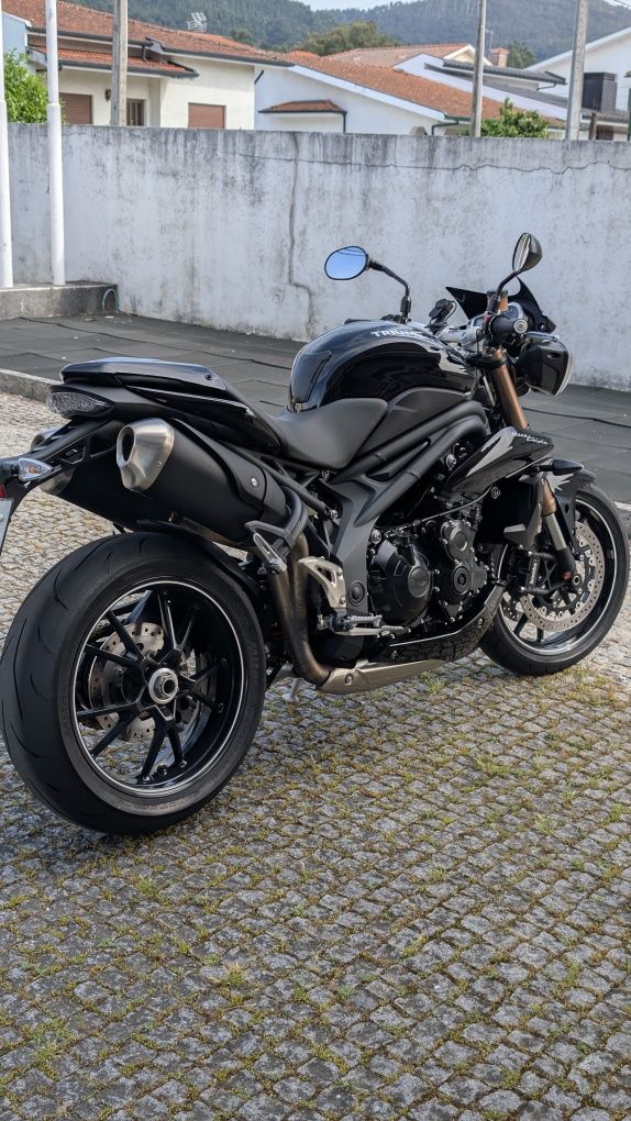 Triumph Speed Triple 1050 94