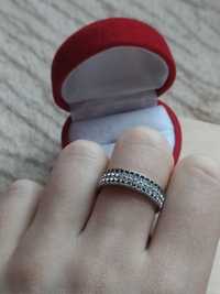 Śliczny pierścionek przezroczyste cyrkonie silver colored ring