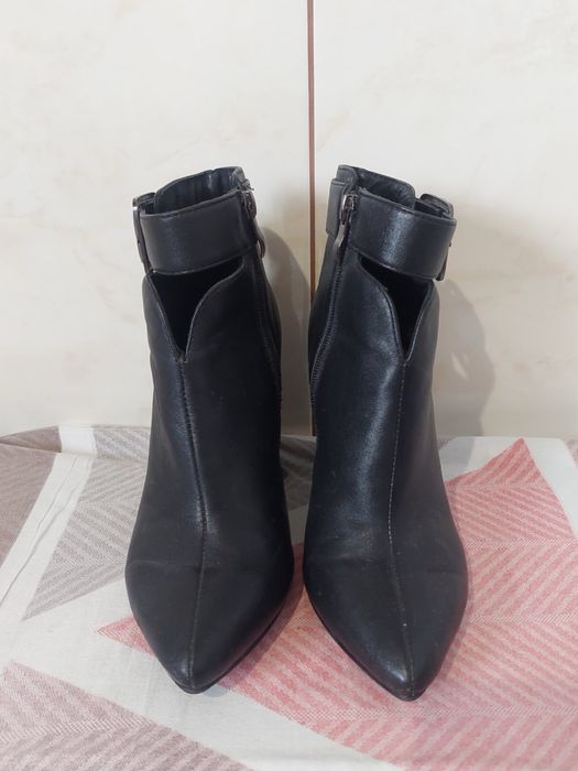 Продам шкіряні черевики 36 розмір 23,5 см